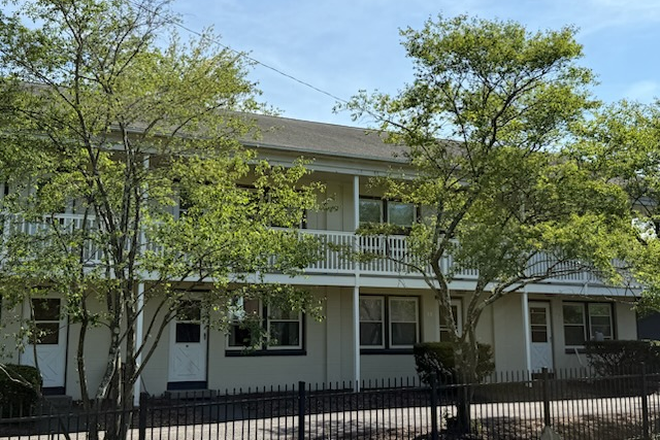 Exterior front - Downtown location, 177 North Pleasant Street HEAT AND HOT WATER INCLUDED IN RENT!