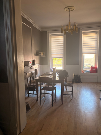 Dining space - Apartment close to campus