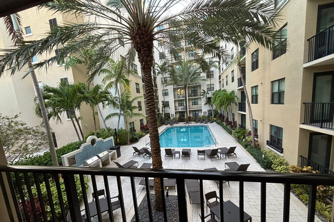 Swimming pool, BBQ, and outdoor area - Need 1 Roommate for Apartment in Downtown - 2 people will share 1 room