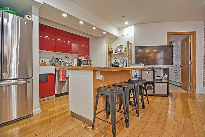 KITCHEN - SAINT STEPHEN ST 2 BED IN UNIT LAUNDRY HT/HW INCL  09/01 NO FEE