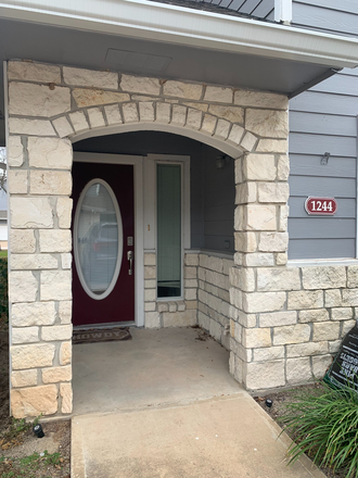 Front Door - FURNISHED ROOM Available FALL 2026 - Flexible lease