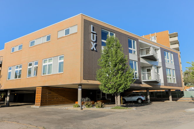 Exterior - The Lux - 855 Broadway - Spacious Apartments with Balcony