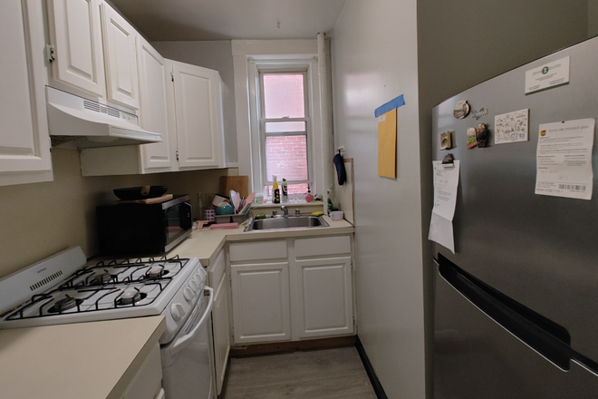 kitchen - AWESOME 2 BED/ 1 BATH (09/01/2024) 8 MIN WALK TO CAMPUS!!! REACH OUT TODAY Rental