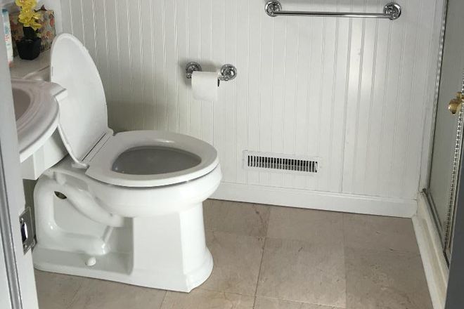 Private Bathroom - Furnished room w/private entrance-Mercer Rd-Princeton House