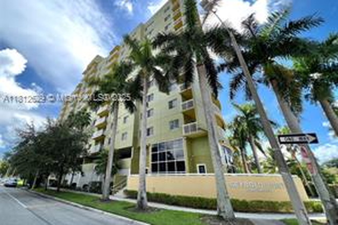 Front - SEYBOLD POINTE CONDOMINIUM