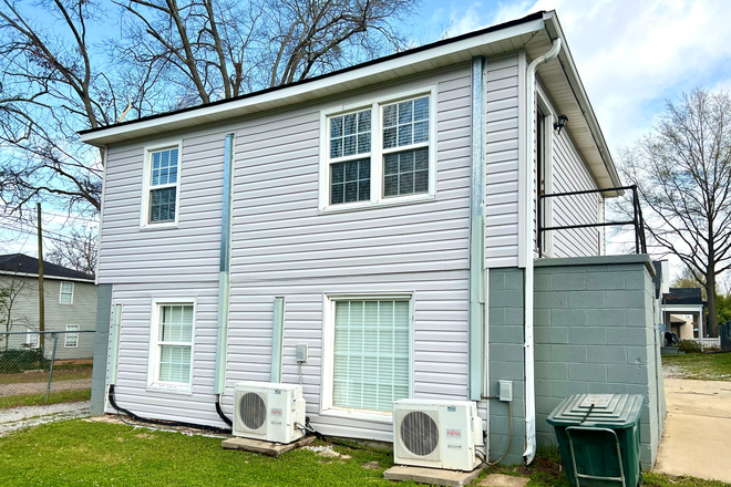 Exterior - 1215 1/2 12th Street, Apt. A