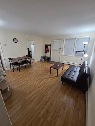 Living Room - Spacious 1BR apartment close to campus