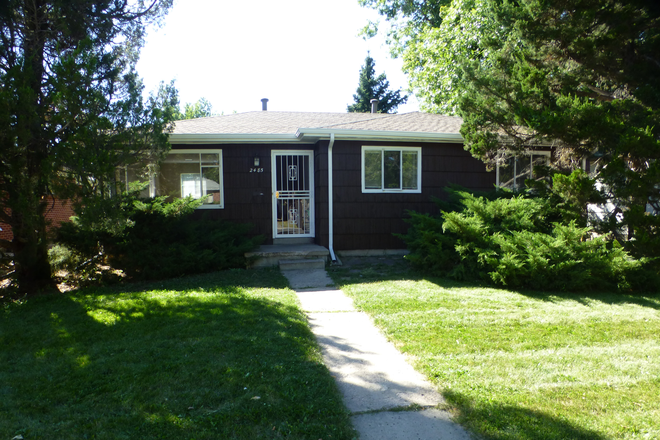 Frontyard - 5 Bedroom house one block from Denver University!