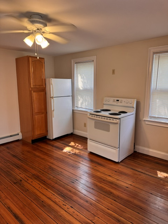 kitchen - Lovely  one bedroom apartment on the second floor Fox Point