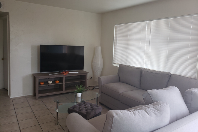 Living Room - 5 bedroom 4 bath with a great floorplan! House