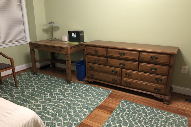 bedroom - beatiful bedroom for rent, private toilet, shared kitchen and den House