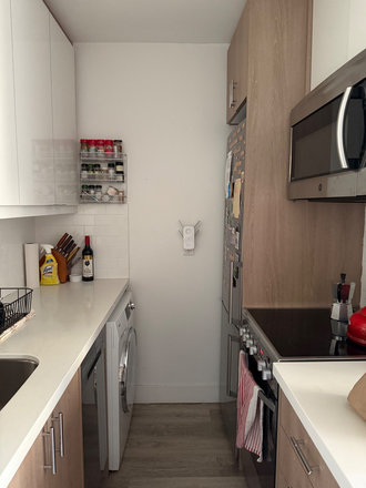 Kitchen (including waster/dryer in the corner) - 2.5 bed, 1 bath in spacious and sunny 3rd floor apartment near King/Queen & Roncy
