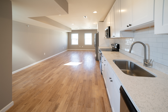 Kitchen Living Room - Sunny And Bright Luxury Unit With Private ROOF DECK - 7 Bed 5 Bath