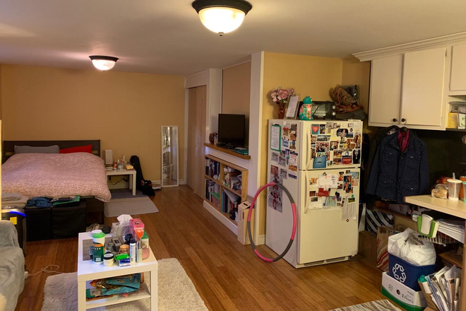 kitchen area - Quiet Private Studio--utils included $1,200! No fees! Apartments