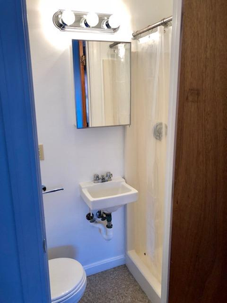 Visit hubrealtyproperties.com - Back Bay, lovely studio, great dorm alternative Apartments