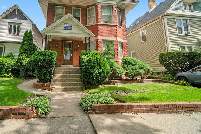 Building - 1029 Garnett Fall Sublet Townhome