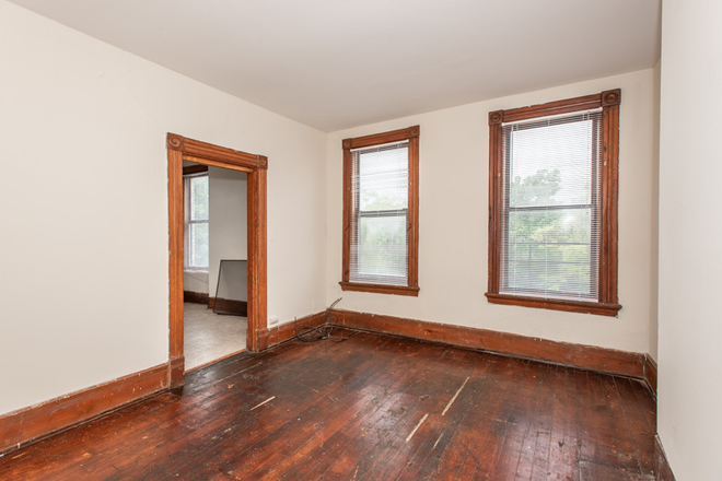 Living Space - 133-135 Lyon Apartments