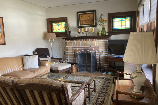 Living Room - Single-family home close to Danforth campus and metro link to Medical campus