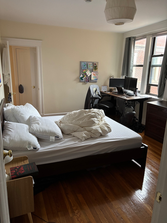 Bedroom - 11 Ware Street, 1 bed 1 bath close to undergraduate campus Apartments