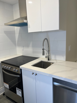 Kitchen - 🎓 Furnished 1-Bedroom Apartment — Ideal for U of T Students