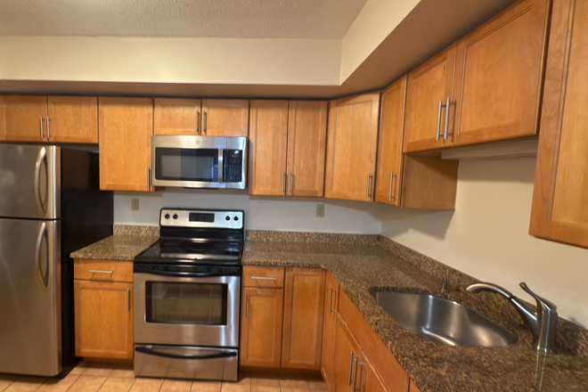 - - Spacious 2 Bed / 2 Bath – Central Sq. | No Broker Fee | Available 09/01
