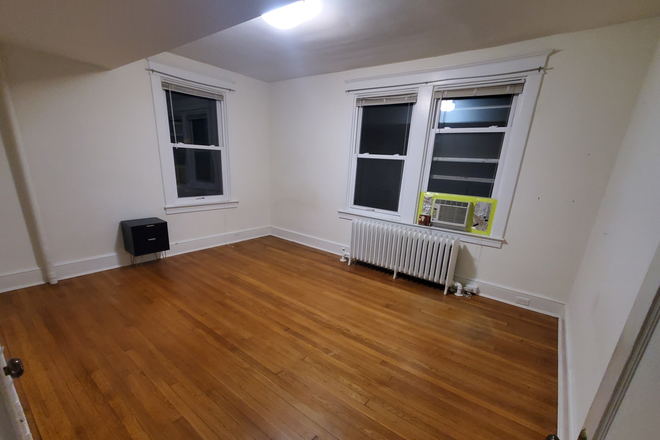 Your bedroom, image 1/2 - Large room in shared home in Bethesda