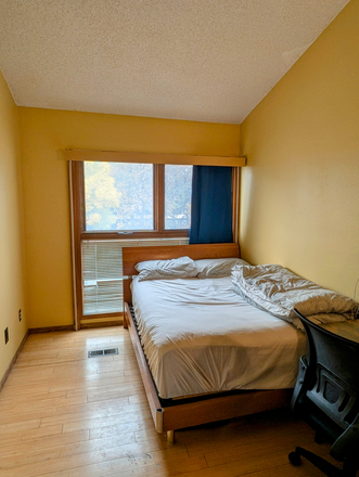 Bedroom - Townhouse in Winding Trail Village