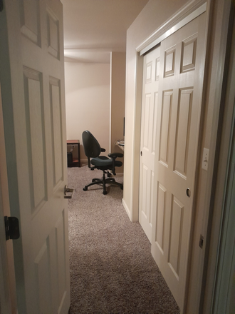 Bedroom - Summer Sublease Apartments