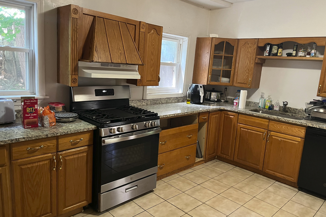 Newly Renovated Kitchen - Amazing 5BR/2.5Ba Brighton Duplex - Steps to Commonwealth Ave & T