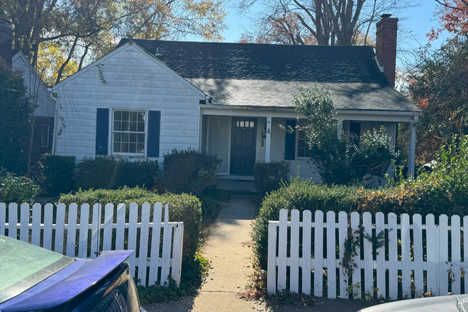 Street view - Lovely House, great yard