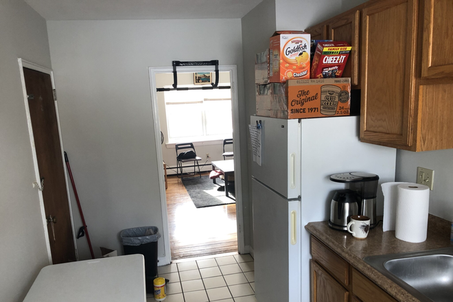 living - LOCATION!! SPACIOUS 2 BED WITH HEAT/HOT WATER INCLUDED! AVAIL 9/1/26!! Apartments