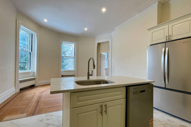 Kitchen - 1200 sq ft Newly Renovated 3Bed/2Bath | Gas Included | 2 Parking Spaces Apartments