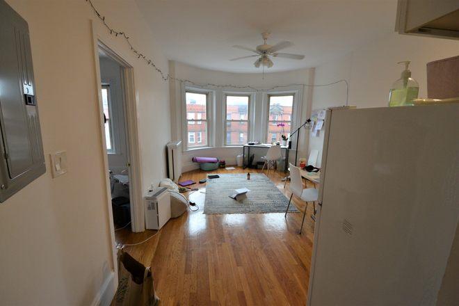 Living room - Large 1 Bed Available 9/1/25! *CONTACT NOAH 603-470-8181* Apartments