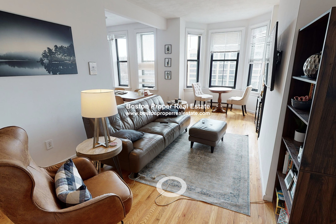 a - 3-Bed 1.5 Bath in Back Bay! Apartments