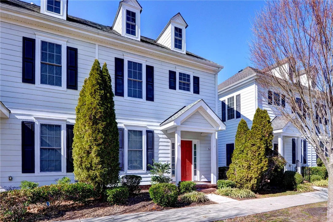 Front - Townhouse in NewTown