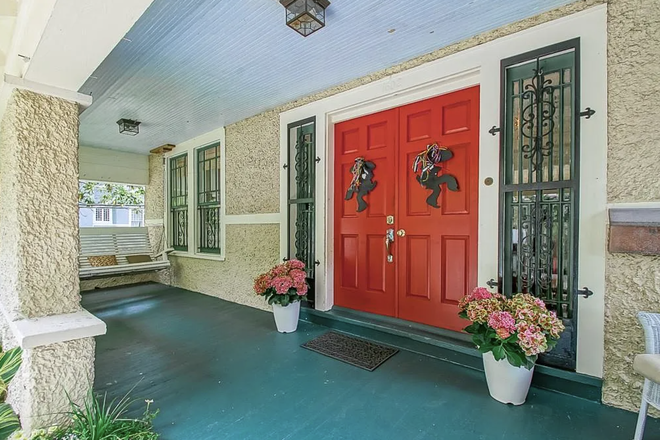 Front Porch - SUMMER AND/OR FALL SUBLEASE AVAILABLE MINUTES AWAY FROM TULANE'S CAMPUS Duplex