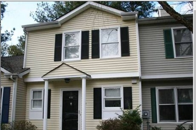 Front Entry - For Grad Stud.orStaff,2BD/2.5 Bath Furn.Townhome.,$1100 mo.per bdrm, util.& Net incl., avail. now
