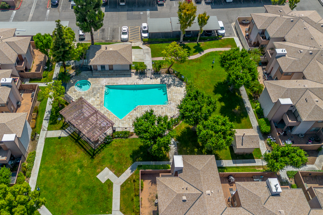 Community - Updated 2-Bed 2-Full Bath | Gated, Garage + Resort-Style Amenities! Condo