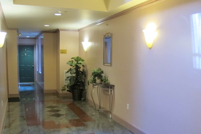 Entrance - **NO BROKER FEE*** Gorgeous 2 Bed / 1 Bath - Available 9/1/26!! Apartments