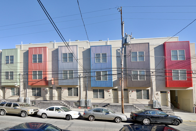 Front of Building - Temple Resev LLC , Student Housing walking distance to campus Apartments