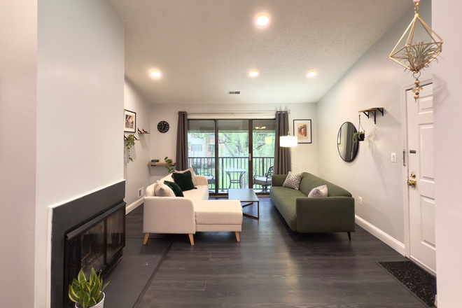 Living room - Rooms in shared condo-Poillon Ct-Lawrence