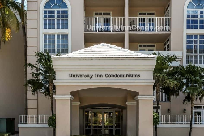 Entrance - University Inn Coral Gables, RECENTLY RENOVATED! Directly opposite campus! Condo