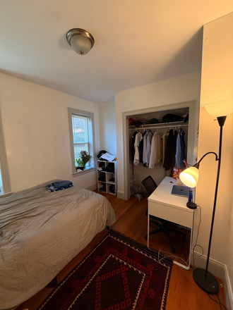 Bedroom - Spacious Summer II/Session II Sublet Available (July-August)