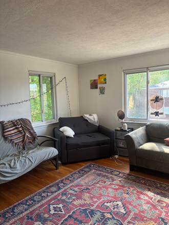 Living room - 20 Caltha Rd. Subletting starting in June! Very close to campus! Apartments