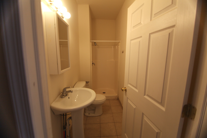 Bathroom - OCP - Bright 2 Bed 1 Bath Close To Campus Apartments