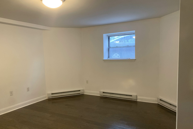 Living Space - Centre St 1 Bed Newton Corner Apartments