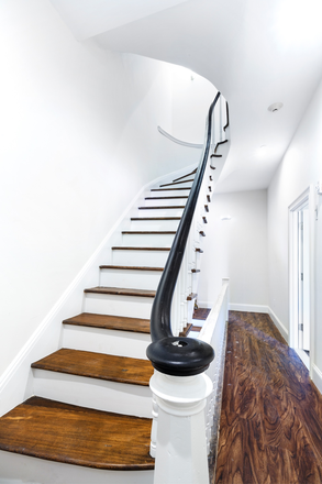 1902 Washington St - No Fee -  3 Beds 2 Baths - Sept 1