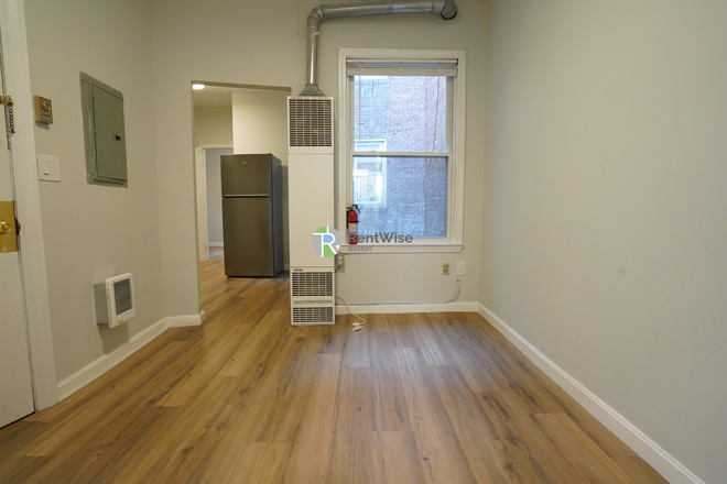 1 - SEPT 2026-North End Gem! Newly renovated 5b2b, No Broker Fee! Apartments