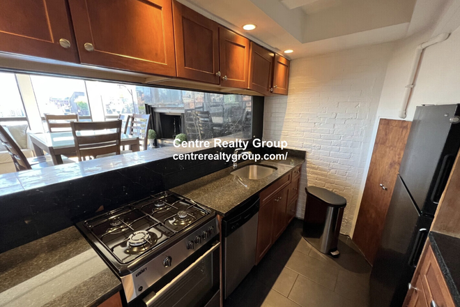 ' - NO BROKER FEE 2.5 BED 3 BATH Apartments