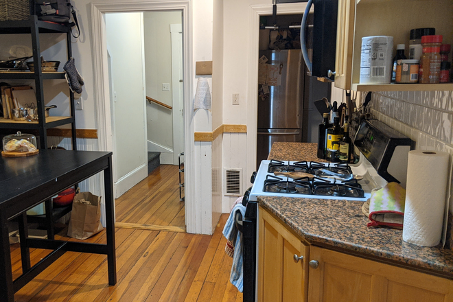 Kitchen - Spacious Room in 3Bed/2Bath Near Ball Square Duplex